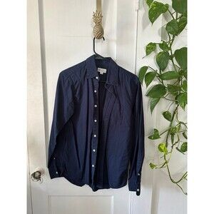 Gap Standard fit men’s size x-small shirt